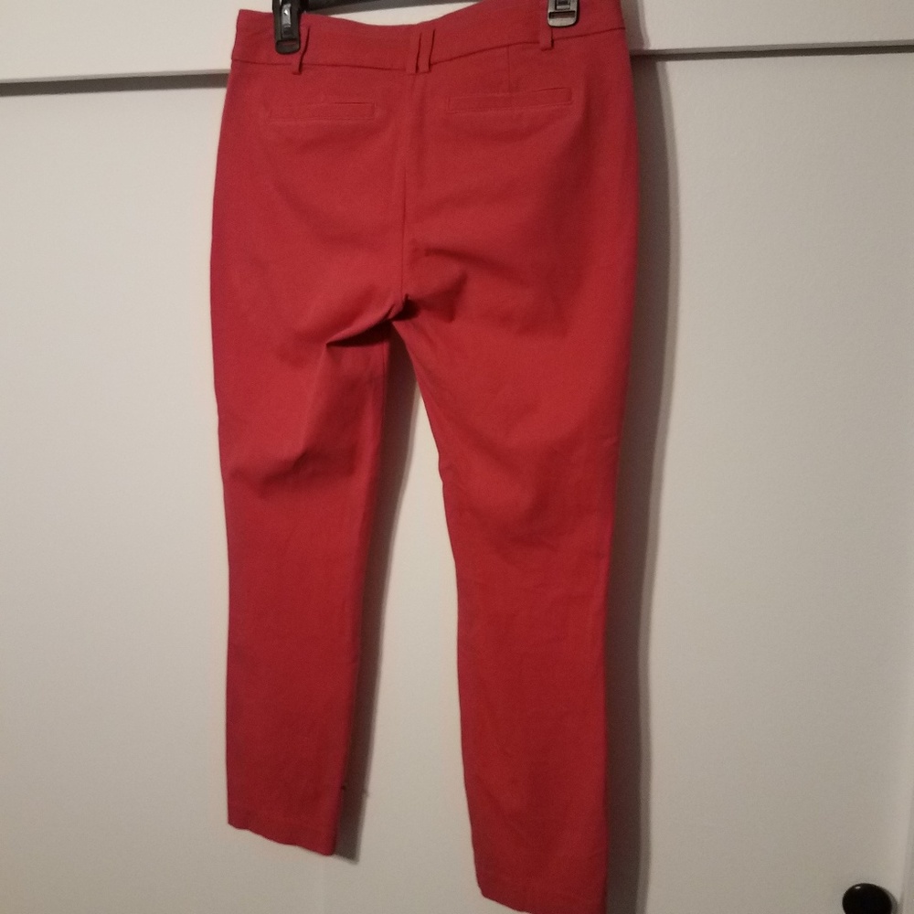 Capri, pants - Picture 2 of 2